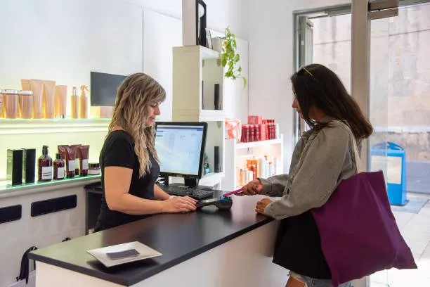 digitaliser salon de coiffure, coiffeur qui veut retrouver du temps pour exercer sa passion