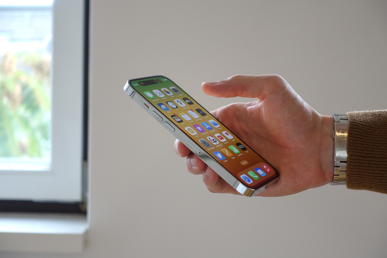 Combiner le SMS et le RCS marketing pour réinventer la relation client