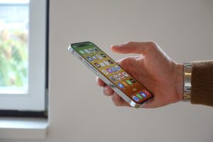 Combiner le SMS et le RCS marketing pour réinventer la relation client