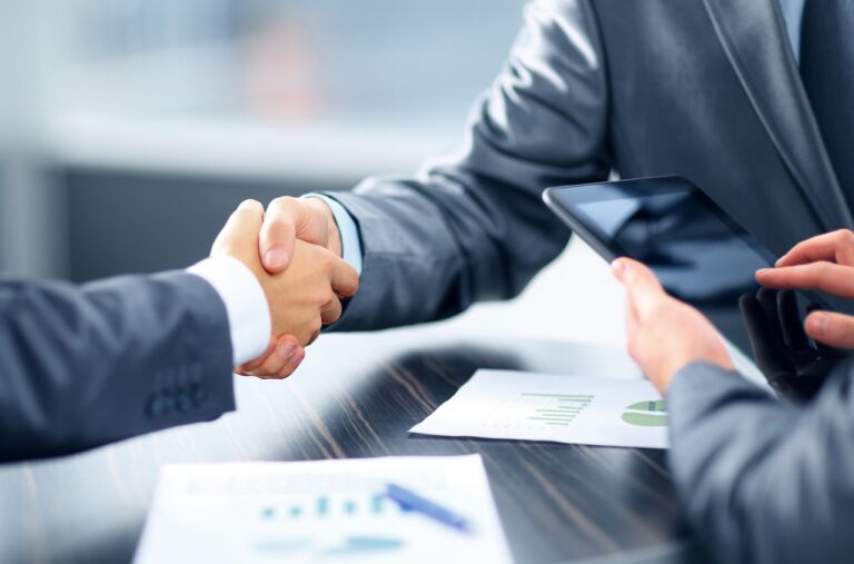 Investir à Dubaï : opportunités, cadre réglementaire et normes comptables récentes